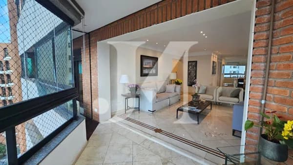 Apartamento Alto Padrão de 245m², 4 Dormitórios, todos Suítes e 4 Vagas no Condomínio Edifício Cristale - Tatuapé 🏢