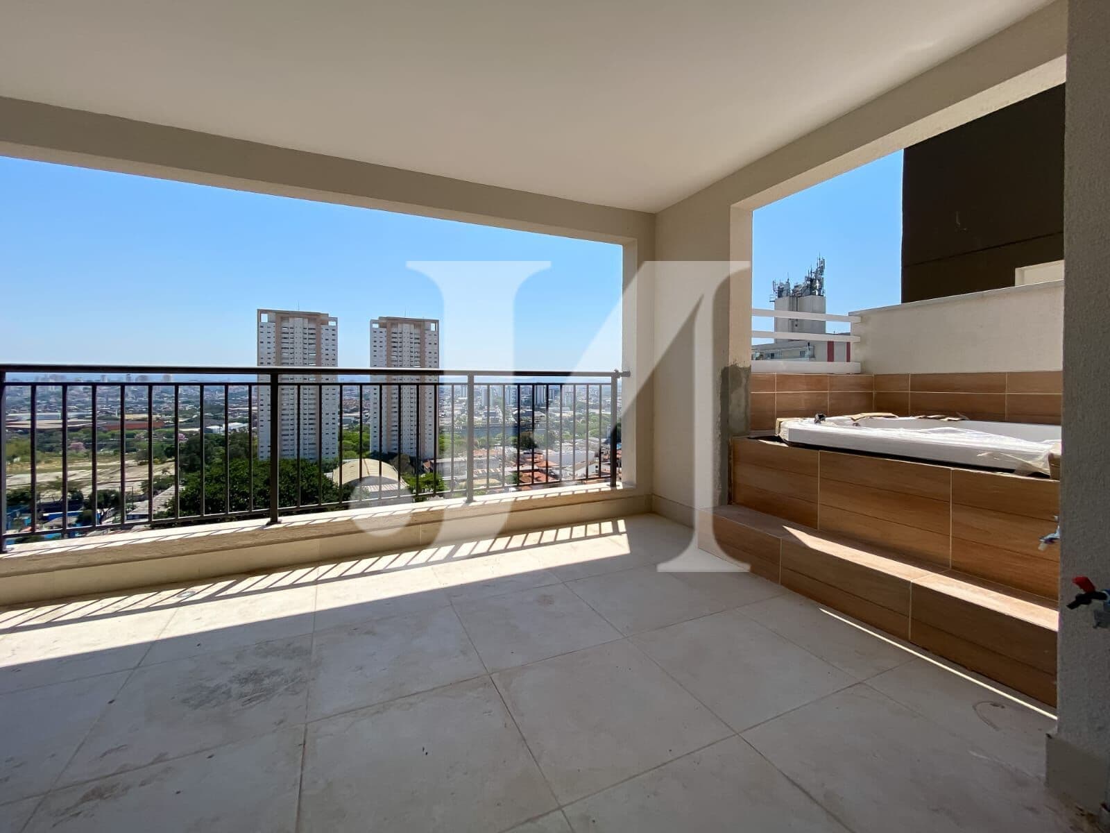 Cobertura Alto Padrão de 215m², 4 Suítes, 3 Vagas e depósito no Condomínio Edifício Living Wish Tatuapé.