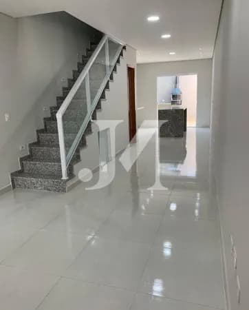Casa Sobrado Padrão - Novo de 106m², 3 Dormitórios e 1 suíte e 4 Vagas no Vila Santa Isabel. 🏢