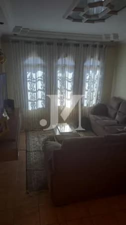Casa sobrado de 157m², 3 Dormitórios sendo 1 Suíte e 3 Vagas.