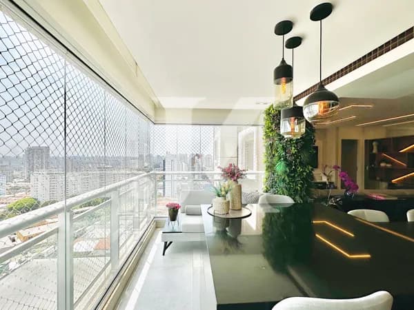 Apartamento de Alto Padrão 148m², 3 Dormitórios, 3 Suítes sendo 1 Master com closet e home-office e 3 Vagas no Condomínio Terroá.