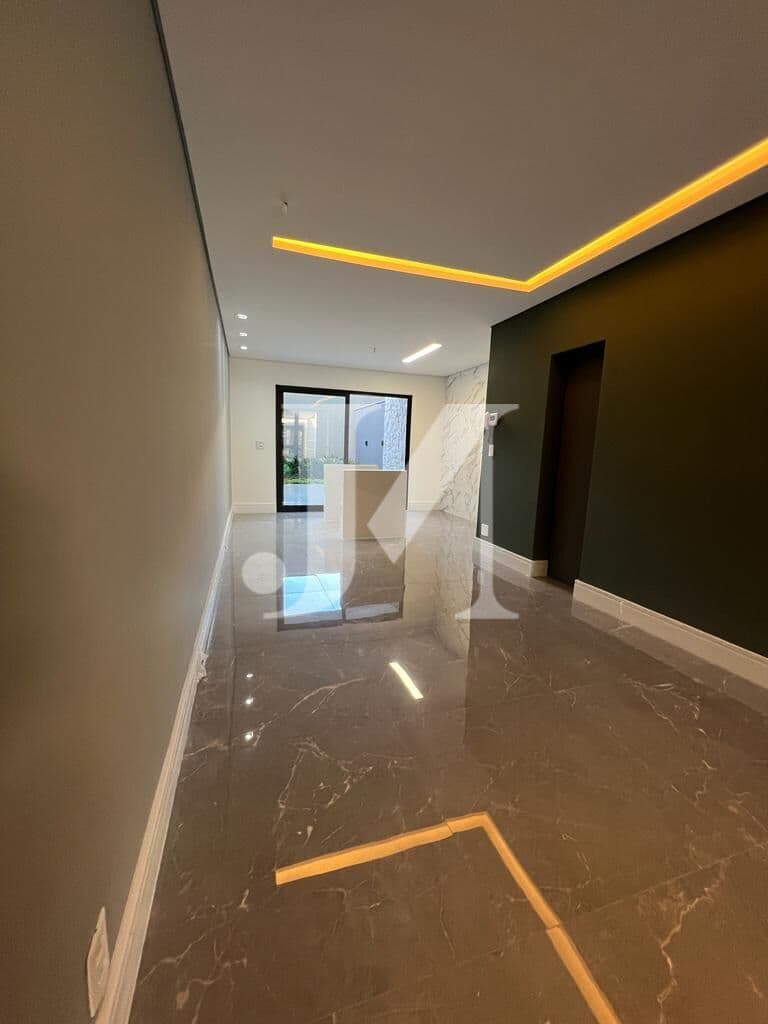 Casa Sobrado de 260m², com 3 Suítes e 2 Vagas no Tatuapé.
