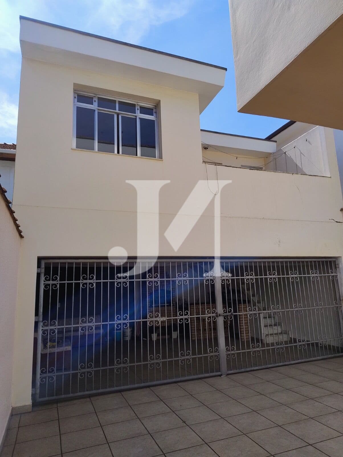 Sobrado Padrão de 242m², 3 Dormitórios, sendo 1 Suíte e 7 Vagas - Penha🏢