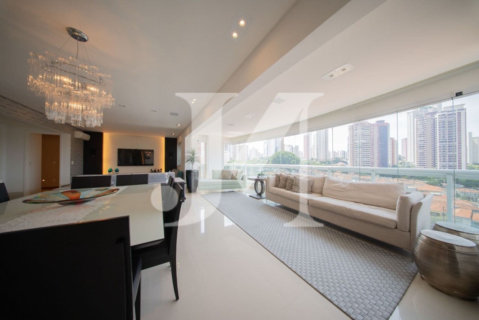 Apartamento Alto Padrão de 180m², 3 Dormitórios, todos Suítes e 4 Vagas no Condomínio Eunice Weaver - Jardim Anália Franco 🏢