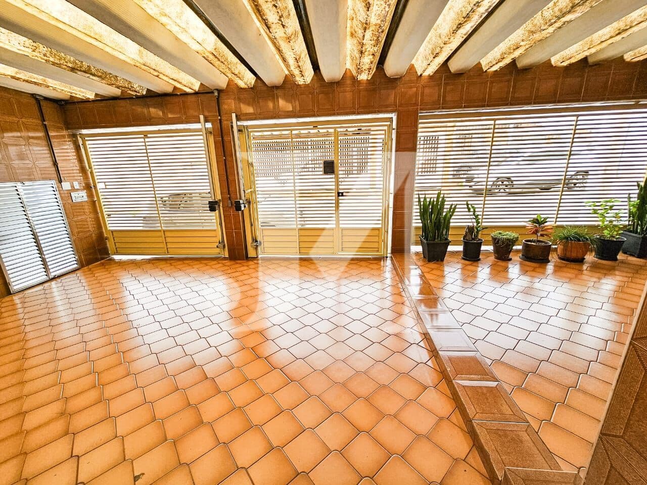 Casa térrea de 250m², 3 Dormitórios, 4 Vagas e Edícula com 1 Dormitório no Jardim Vila Formosa.