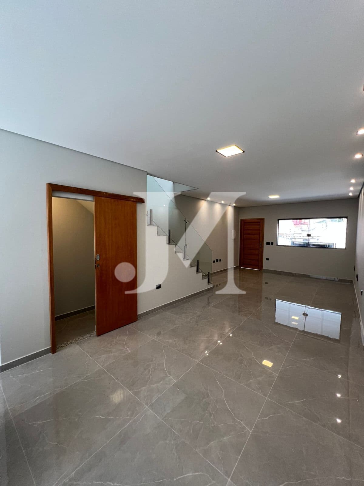 Sobrado Padrão de 150m², 3 Dormitórios, todos Suítes e 2 Vagas na Vila Carrão 🏢