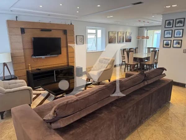 Casa Sobrado de 209m², 4 dormitórios, sendo 2 suítes, 4 vagas de garagem no condomínio Villas Nova Tatuapé - Vila Carrão. 🏢
