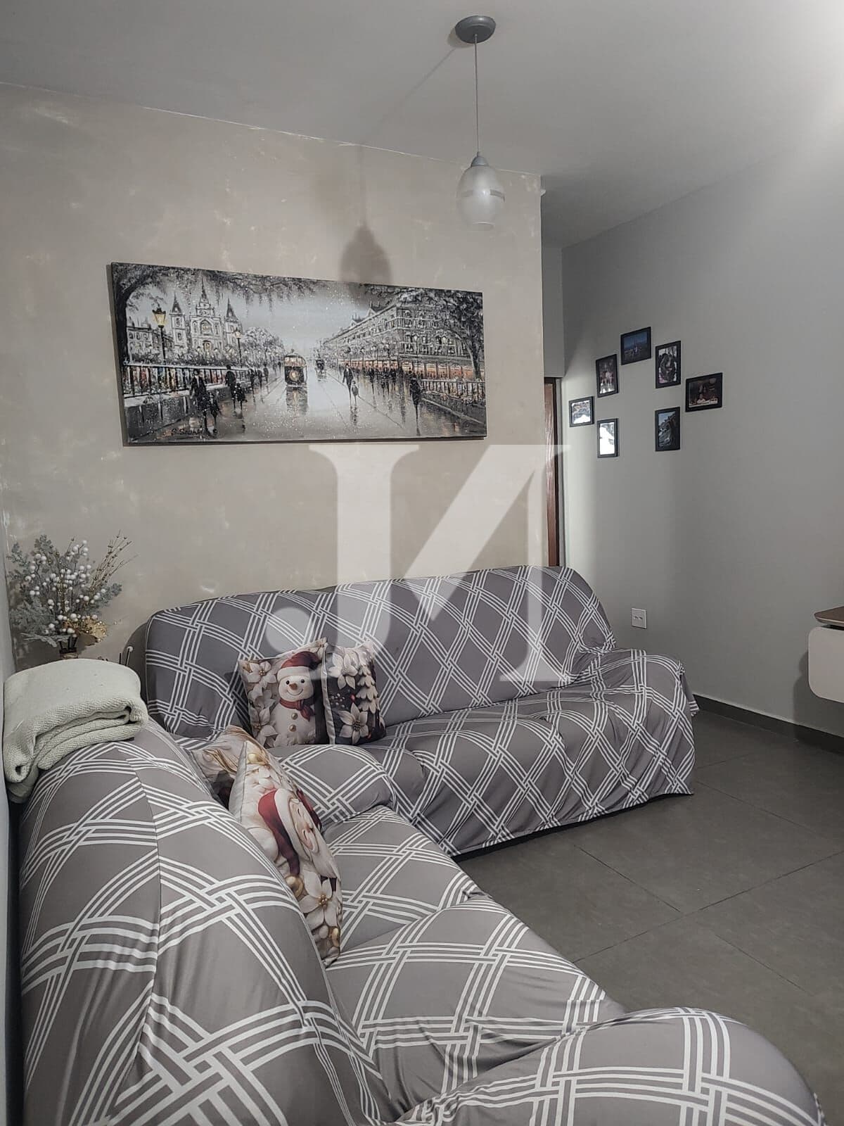Casa Padrão de 220m², 3 Dormitórios com 1 Suíte com closet e 2 Vagas - Carrão 🏢