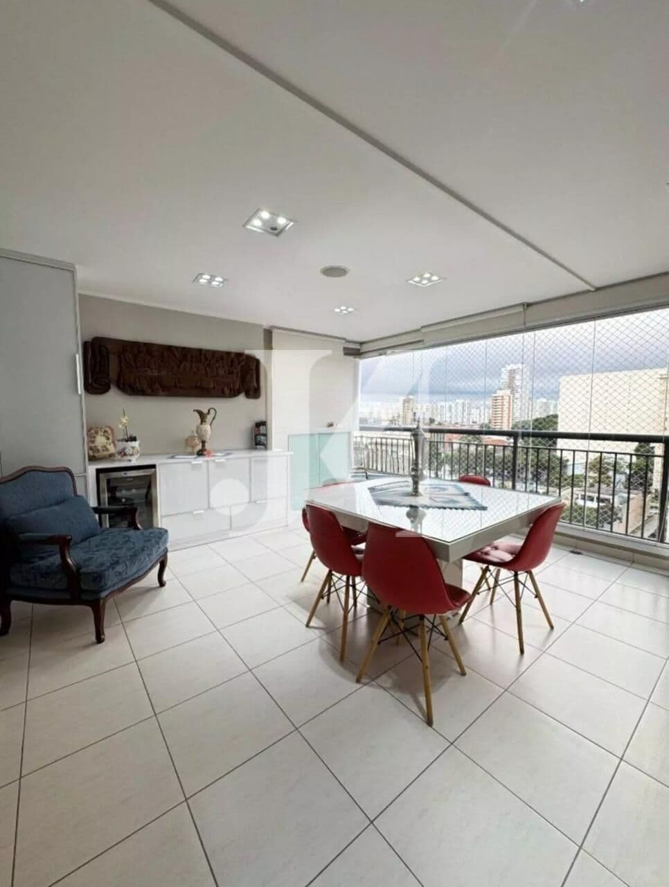 Apartamento Alto Padrão de 124m², 2 Dormitórios sendo 1 Suíte, Escritório, Closet e 2 Vagas no Condomínio Giardino de San Felipe. 🏢