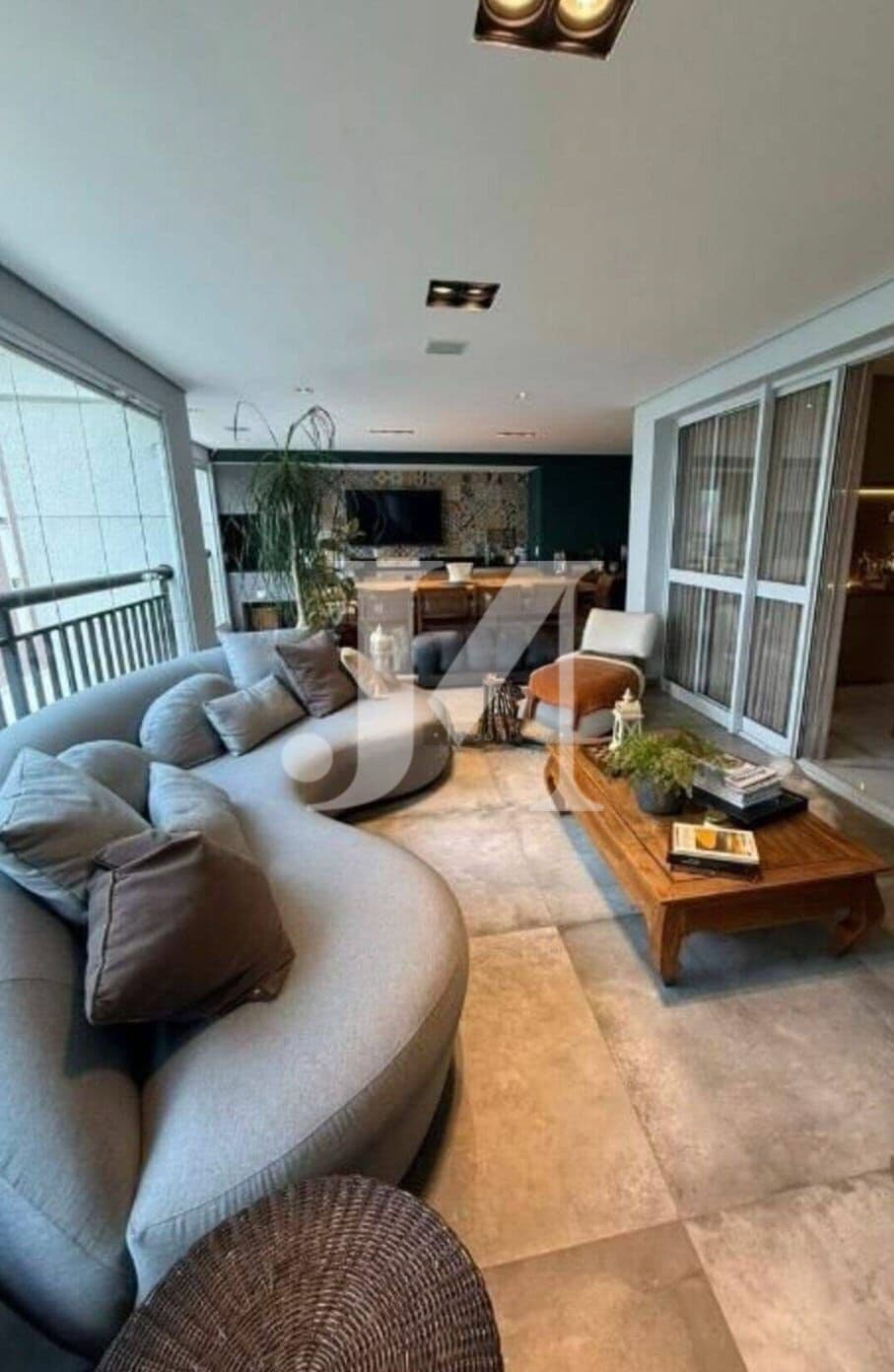 Apartamento de 225m², 3 Dormitórios com 3 Suítes, 1 Depósito e 4 Vagas no Condomínio Central Park 🏢