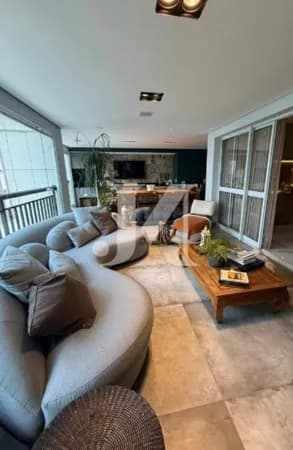 Apartamento de 225m², 3 Dormitórios com 3 Suítes, 1 Depósito e 4 Vagas no Condomínio Central Park 🏢