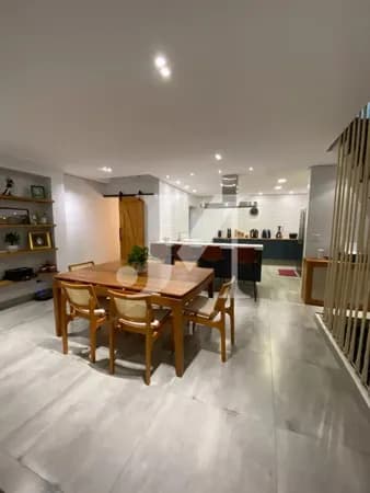 Casa em Condomínio de 350m², 3 Suítes e 4 Vagas no Residencial Potá.