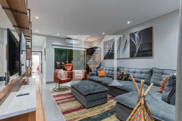 Casa sobrado de 170m², 3 Dormitórios com 1 Suíte e 2 Vagas disponível para venda na Vila Carrão