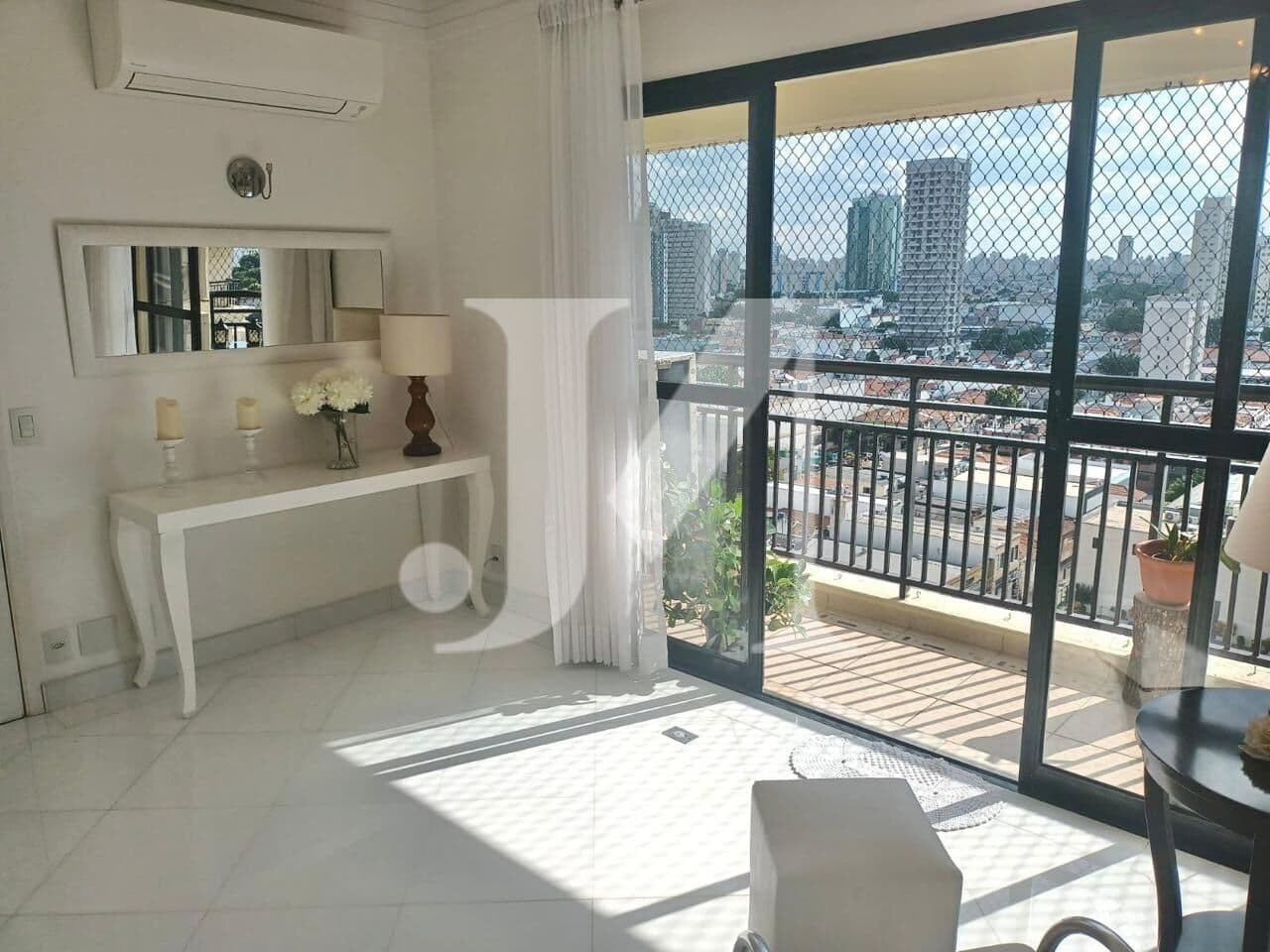 Apartamento Alto Padrão de 138m², 3 Dormitórios sendo 1 Suíte e 3 Vagas no Condomínio Edifício Palazzo Reale - Tatuapé. 🏢
