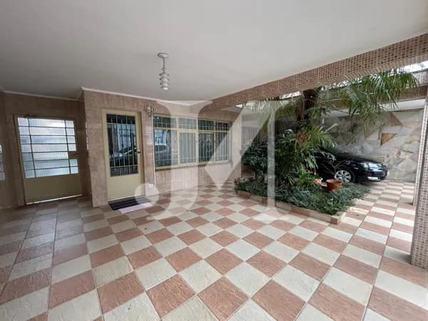Casa Terrea de 250m², com 02 casas no terreno 2 Dormitórios, 1 Suíte, 3 Vagas de Garagem - Jardim Vila Formosa 🏢.