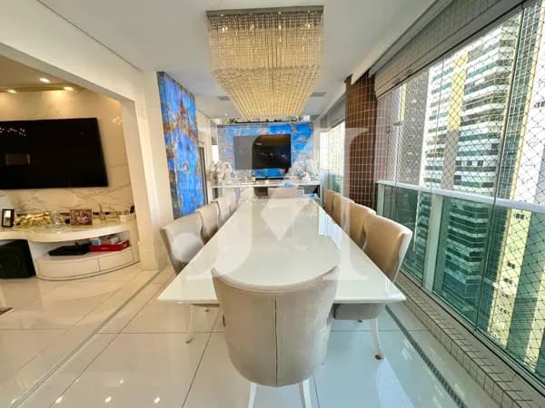 Apartamento Alto Padrão de 185m², Porteira fechada 3 Suítes, Closet e 4 Vagas, no Condomínio Edifício Porto Real. 🏢