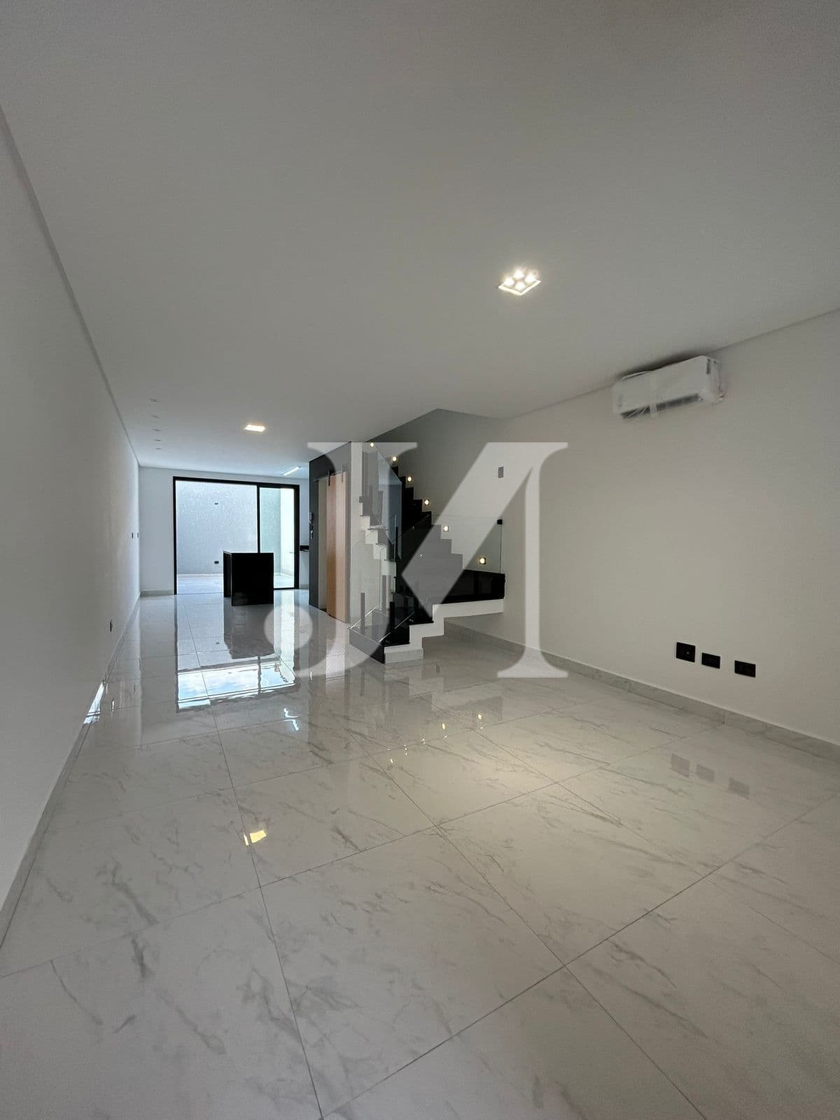 Sobrado Padrão de 100m², 3 Dormitórios, todos Suítes e 2 Vagas na Vila Carrão 🏢