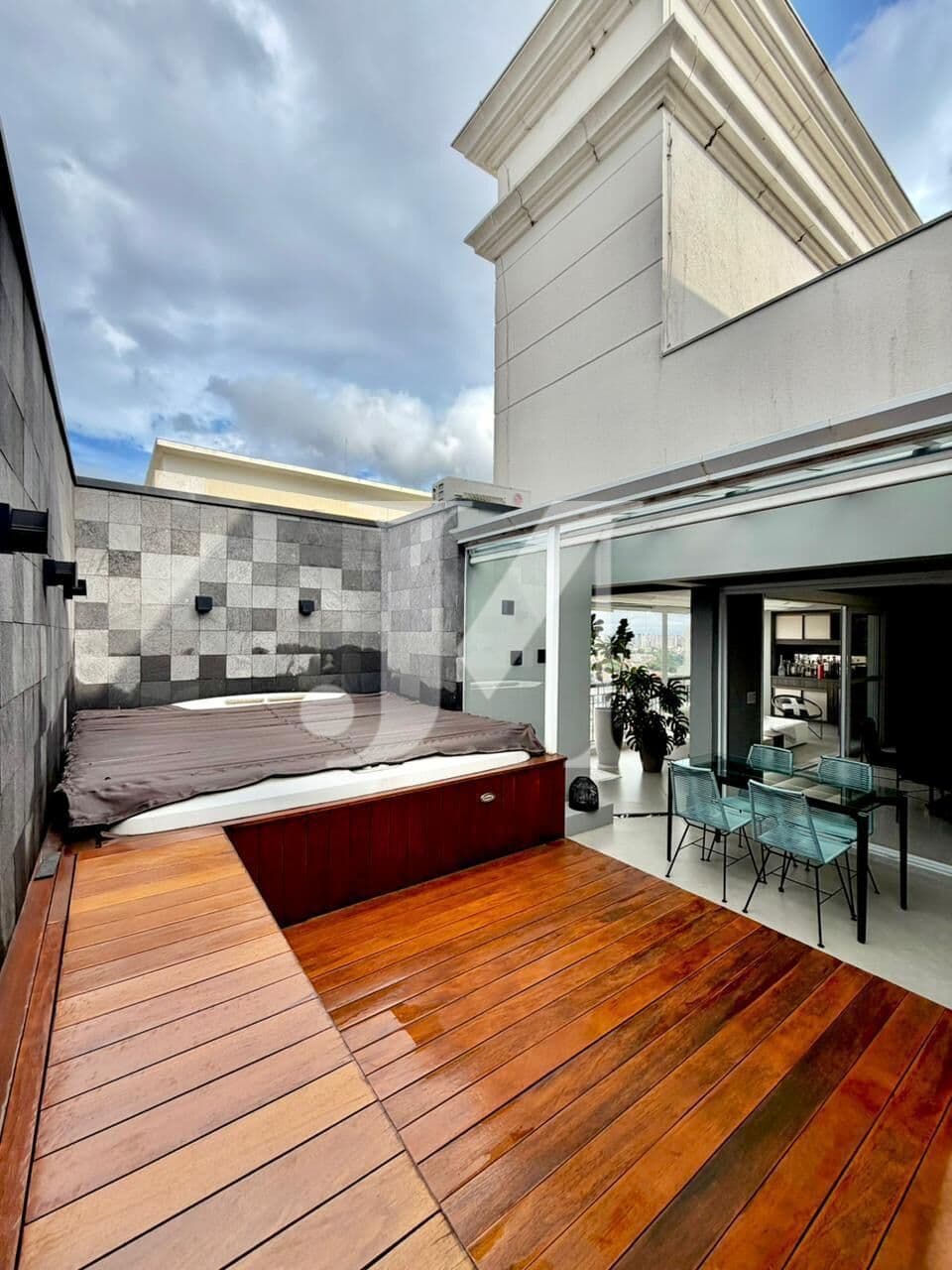 Cobertura de 150m², 2 Suítes, Lavabo, 3 Vagas Suíte Master com Closet no Condomínio Piazza Pozelli 🏢