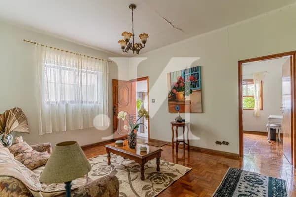 Casa Térrea de 288m², 3 Dormitórios, Área gourmet, Quintal grande e 4 Vagas de garagem 🏢