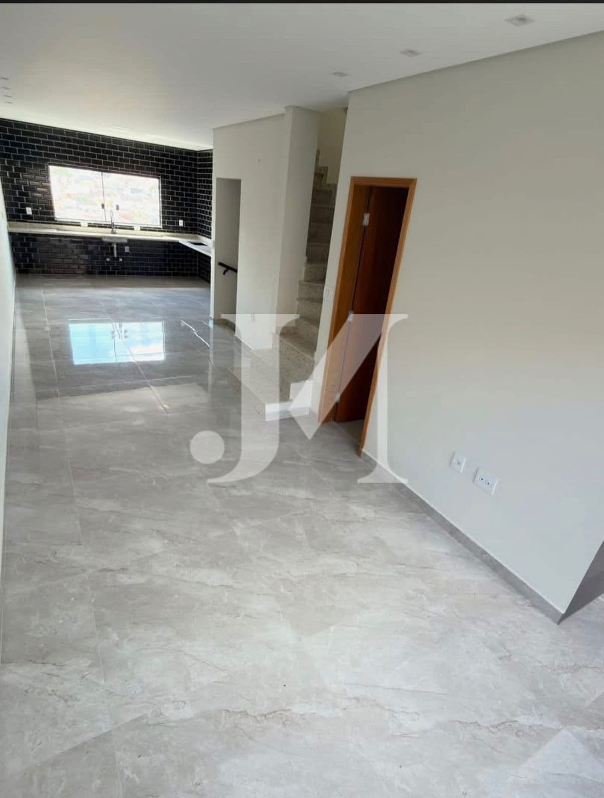 Sobrado Padrão de 180m², 3 Dormitórios, sendo 1 Suíte e 3 Vagas na Vila Carrão 🏢