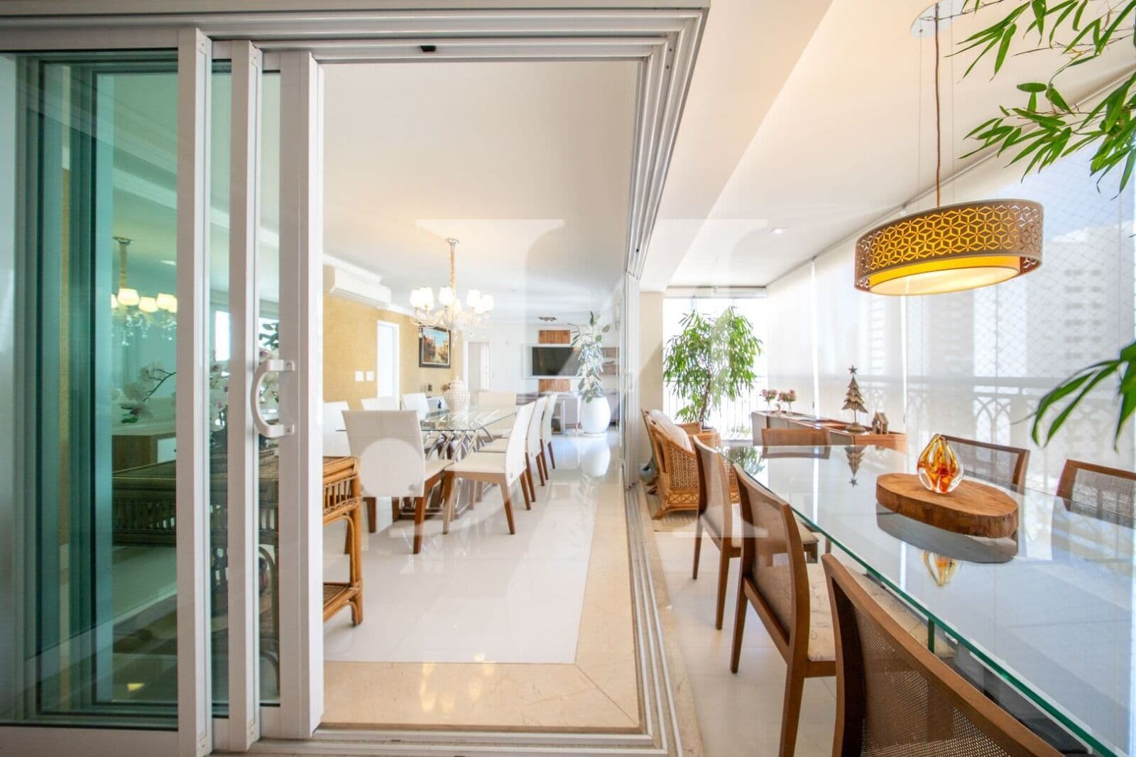 Apartamento Alto Padrão de 177m², 3 Dormitórios, todos Suítes e 4 Vagas no Condomínio Conquest - Anália Franco 🏢