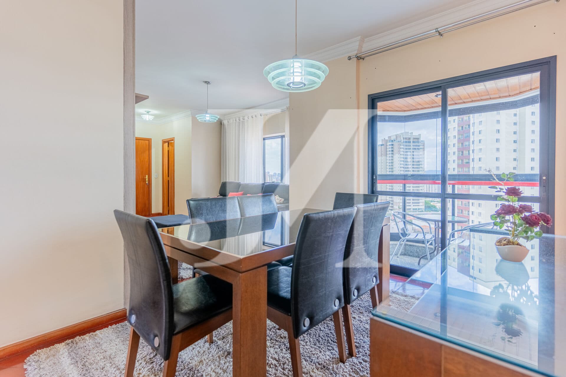 Apartamento de 104m², 3 Dormitórios sendo 1 Suíte e 2 Vagas no Condomínio Renoir.