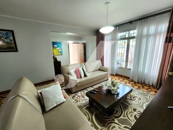 Casa Térrea de 280m², 3 Dormitórios, Quintal externo e 8 vagas para venda na Vila Formosa