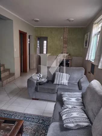Casa Sobrado de 220m², 3 Dormitórios sendo 1 Suíte, lavabo, salas 2 ambientes, copa, escritório e lavabo, lavanderia com 4 Vagas de garagem - Jardim Anália Franco. 🏢
