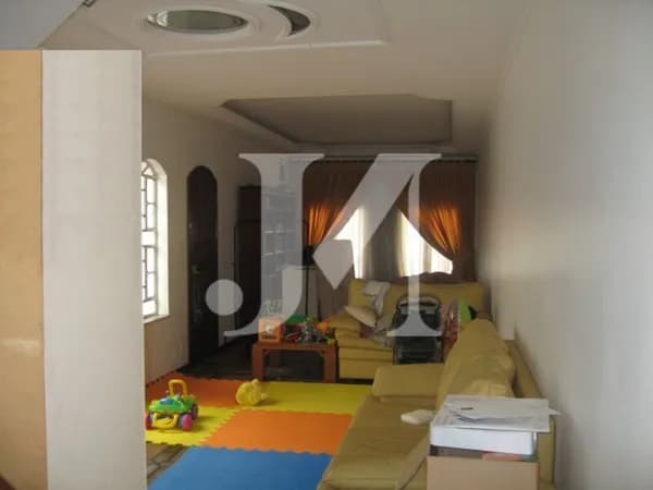 Casa Sobrado de 350m² área construída, 3 Dormitórios com 1 Suíte e 8 Vagas de garagem 🏢