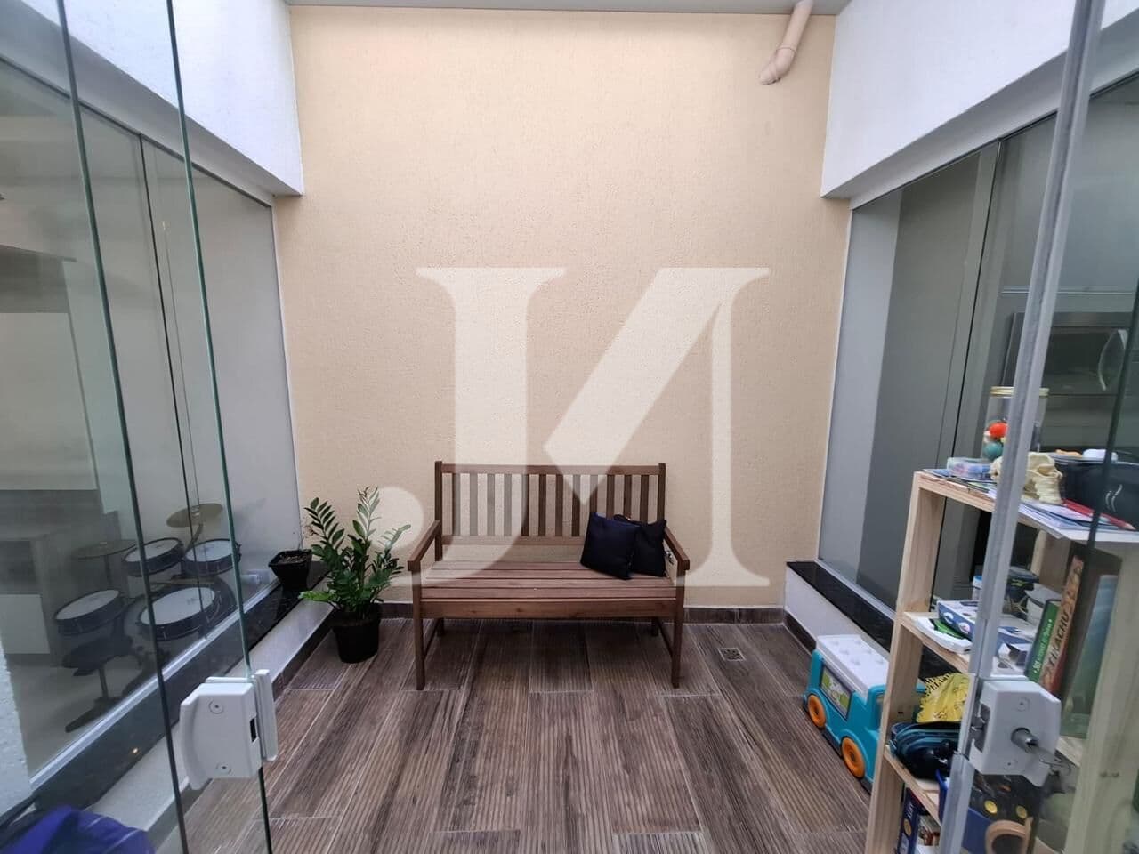 Casa sobrado de 200m² com 3 Dormitórios, 1 Suíte e 5 vagas de garagem - Vila Carrão.