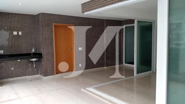 Apartamento de 218m², 4 Dormitórios com 2 Suítes e 4 Vagas no Condomínio Residencial Maria Callas.