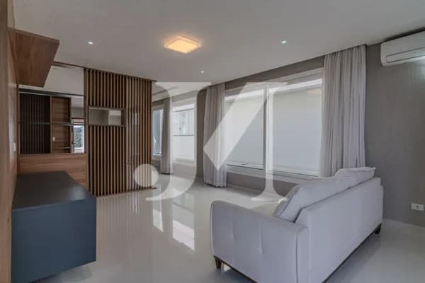 Casa Sobrado em Condomínio Fechado de 400m², 5 Dormitórios sendo 4 Suítes e 6 Vagas no Condomínio Aruã.