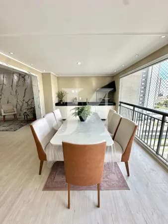 Apartamento de 135m², 3 Dormitórios sendo 2 Suítes e 2 Vagas no Condomínio Palazzo San Felipe.