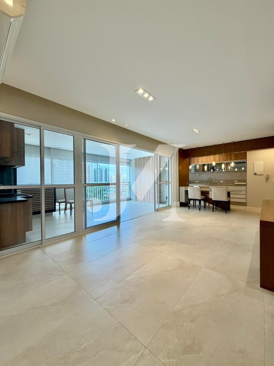 Apartamento Padrão de 118m², 2 Dormitórios, todos Suítes e 2 Vagas no Condomínio Space Anália Franco - Carrão 🏢