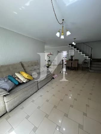 Casa sobrado de 250m², 3 Dormitórios sendo 1 Suíte, 4 Vagas mais uma casa nos fundos de 2 dormitórios e w.c na Moóca.