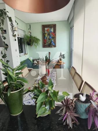 Apartamento Padrão de 84m², 2 Dormitórios sendo 2 Suítes e 2 Vagas no Condomínio Boulevard dos Cristais - Tatuapé 🏢