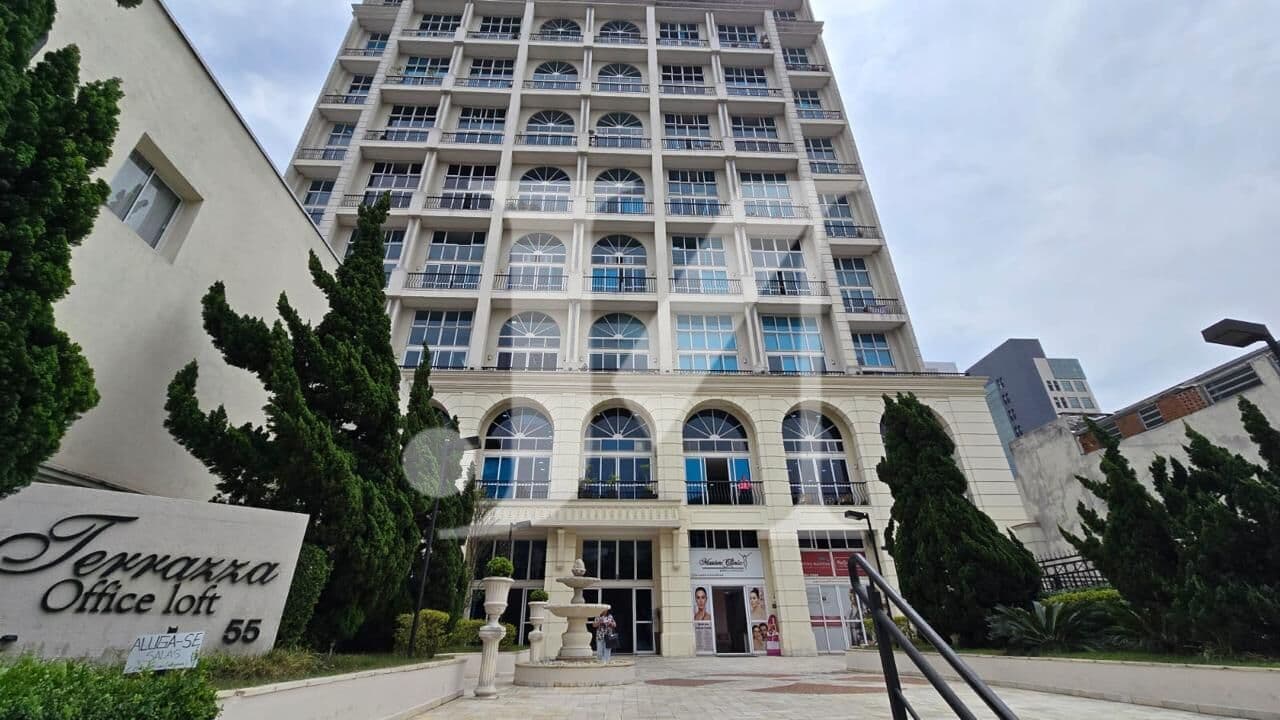 Sala comercial Duplex de 78m² - 3 Salas, recepção e 02 Vagas de garagem no Condomínio Edifício Terrazza