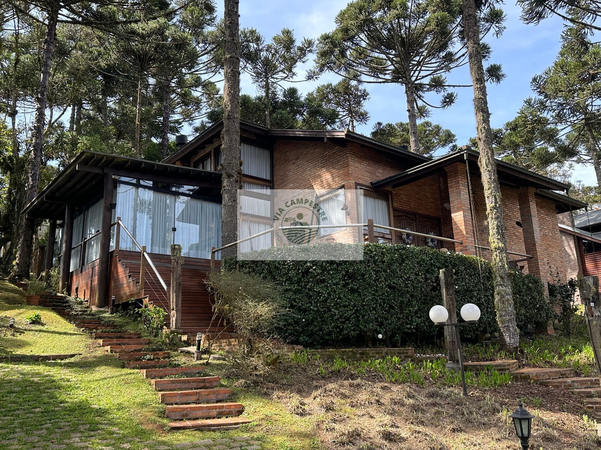 Casa em condominio fechado, com 4 dormitorios, 1.200 m2 de terreno, segurança 24 horas