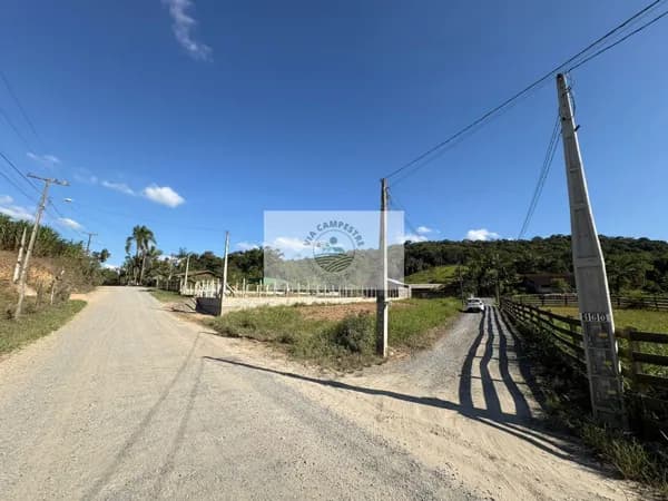 Terreno com 675,00 m², Estrada Dedo Grosso, plano, apenas 400 metros da Rod. do Arroz