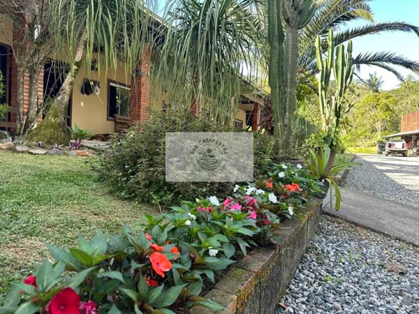 Sítio completo, todo montado, para area de eventos ou bela casa de campo, com piscina, lagos, riachos
