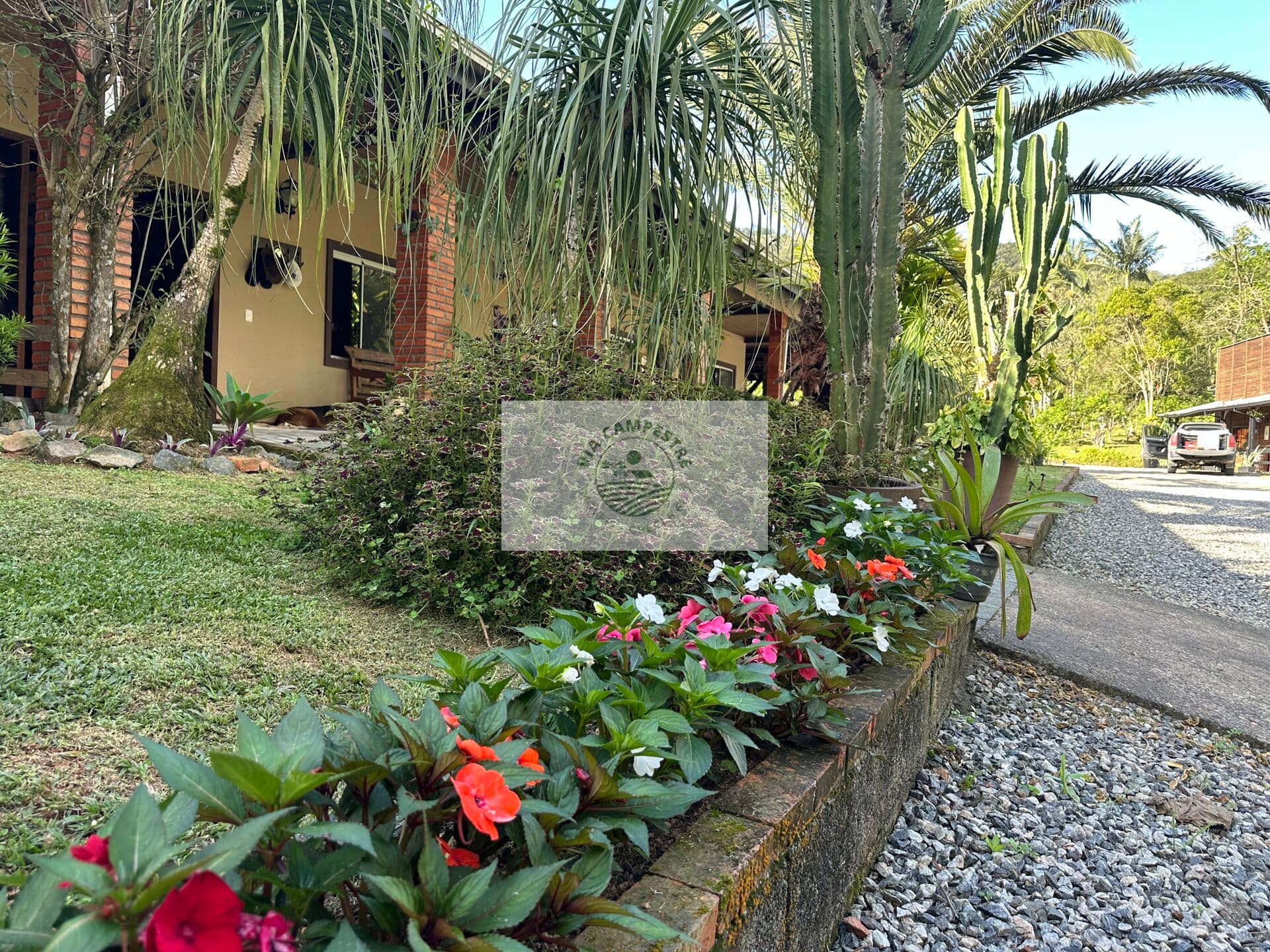 Sítio completo, todo montado, para area de eventos ou bela casa de campo, com piscina, lagos, riachos