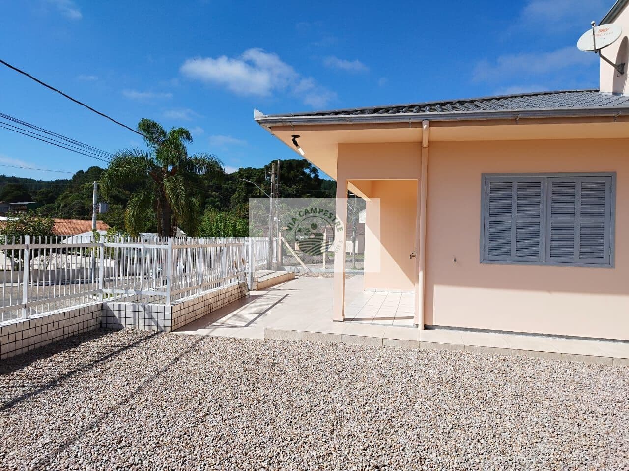 Residência comercial bem no centro de Campo Alegre/SC, localização excepcional !!