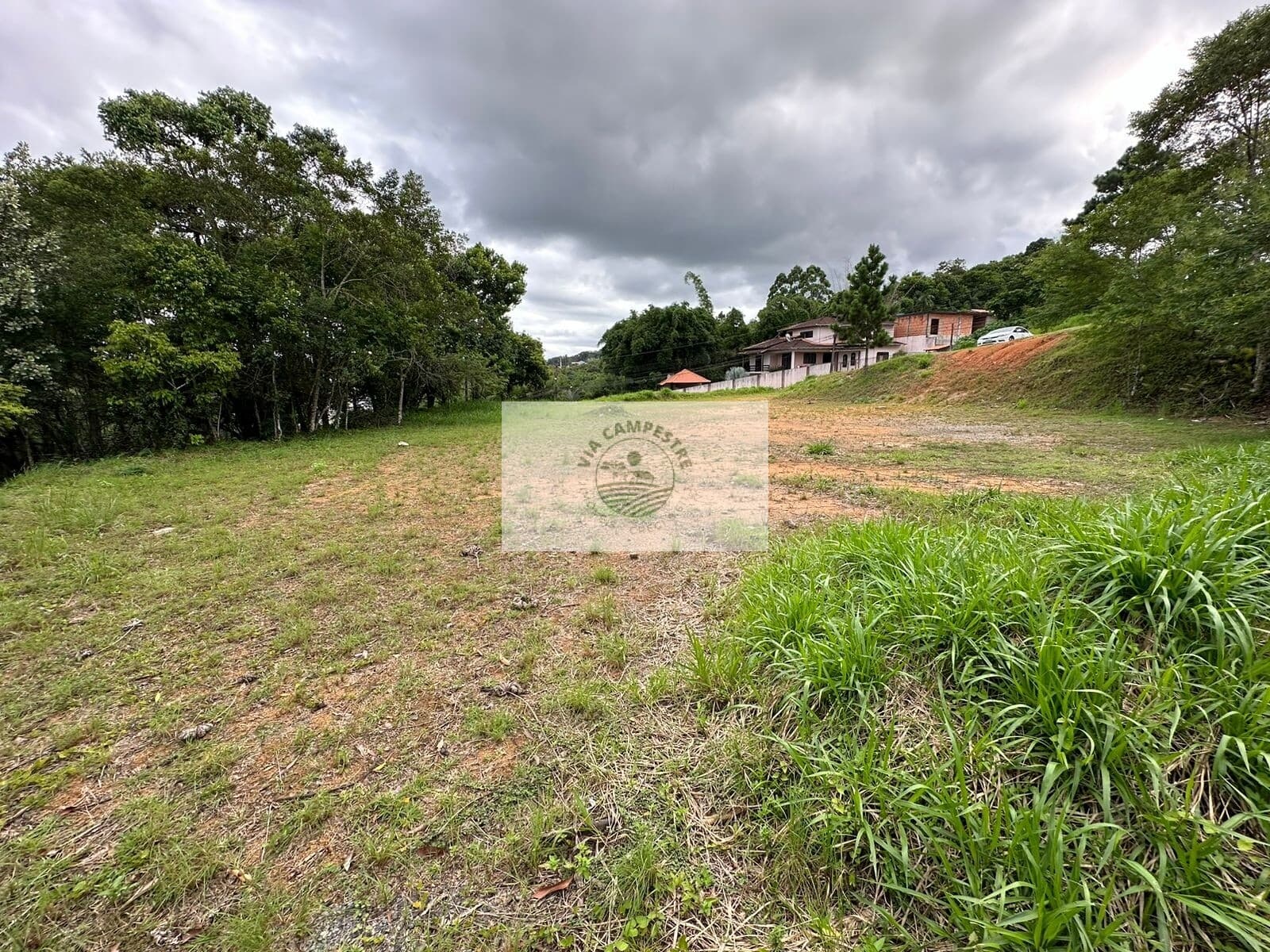 Terreno com 3.064 m², na Rua Santa Catarina