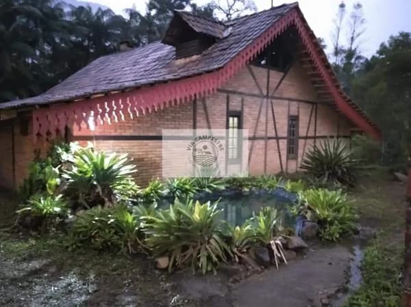 Sítio escriturado, com 12.496 m², com residencia antiga, riacho nos fundos, frente para o asfalto