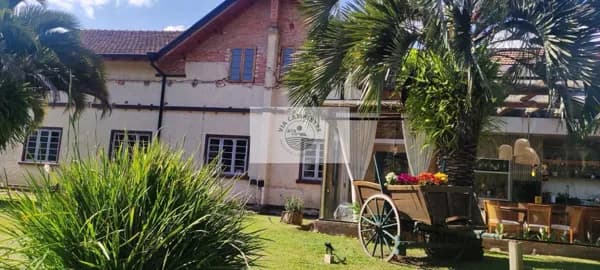 Casa comercial na area central de Campo Alegre, em frente a prefeitura