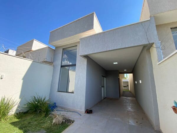 Casa de 2Q c/ Suíte com Ampla Área de Lazer.