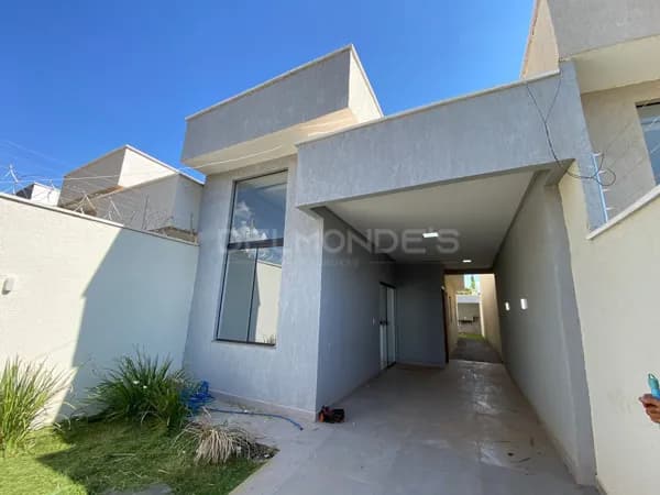 Casa de 2Q c/ Suíte com Ampla Área de Lazer.