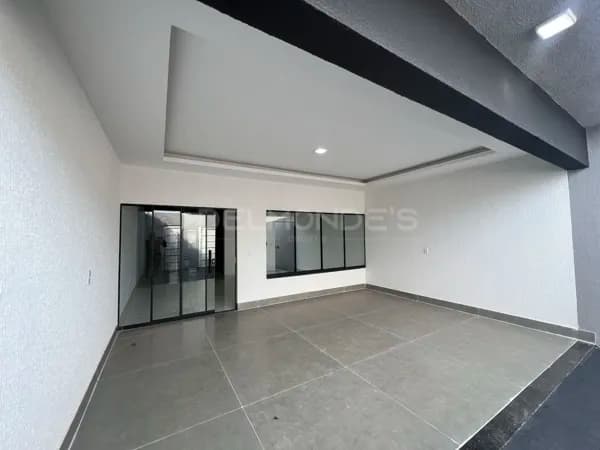 Imóvel de 3Q C/Suíte e Lavabo