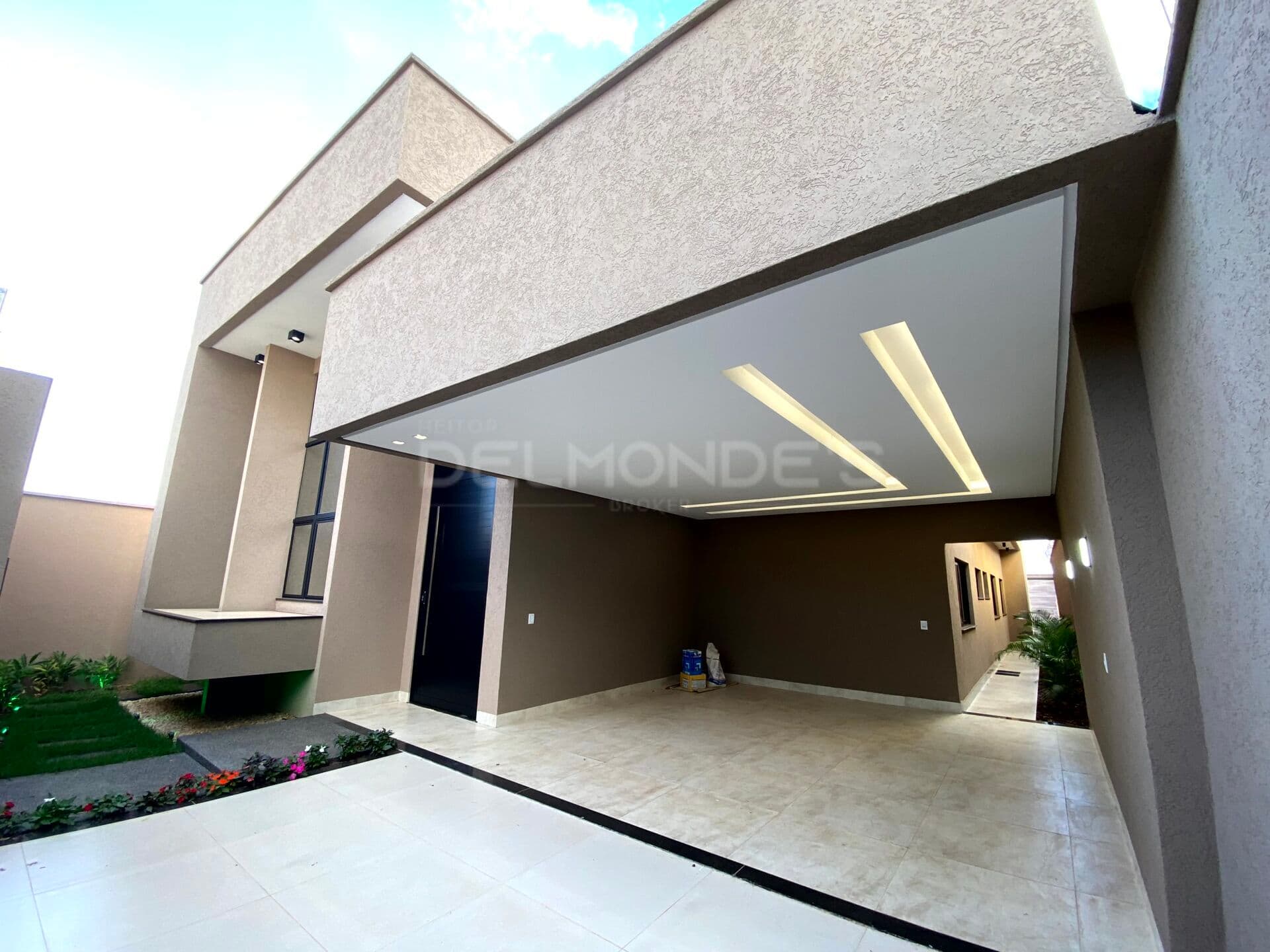 Casa 3 Suites c/ Piscina no Setor Cristina II, Trindade/GO