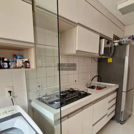 Apartamento no condominio Piazza das Mangueiras